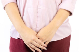 Gonore adalah salah satu infeksi menular seksual (IMS) yang disebabkan oleh bakteri Neisseria gonorrhoeae. Penyakit ini dapat menyerang pria maupun wanita. Namun, pada wanita, gonore sering kali sulit dikenali karena gejalanya ringan atau bahkan tidak menimbulkan keluhan sama sekali.