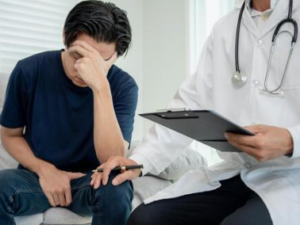 Apakah Gonore Bisa Sembuh Sendiri Tanpa Diobati? Saat mengalami gejala seperti keluar cairan dari penis atau vagina, atau terasa perih saat buang air kecil, sebagian orang memilih menunggu dengan harapan penyakitnya akan sembuh sendiri. Tidak sedikit pula yang bertanya, "Apakah gonore bisa sembuh tanpa diobati?"