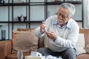 Diabetes dapat memengaruhi fungsi seksual pria dan menyebabkan lemah syahwat atau sulit mendapatkan maupun mempertahankan ereksi. Kondisi ini umumnya dapat membaik jika kadar gula darah terkontrol dan mendapatkan penanganan yang tepat. Namun, hasil pengobatan bergantung pada lamanya menderita diabetes serta tingkat kerusakan pada pembuluh darah dan saraf.
